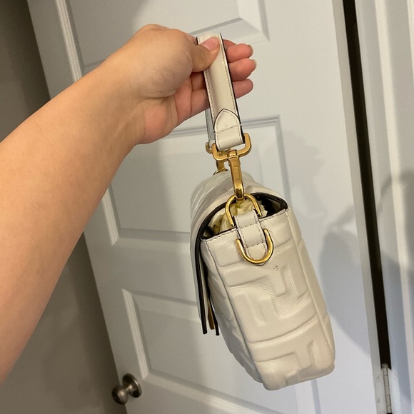 Fendi beige baguette Leather Shoulder Bag - Picture 4 of 8